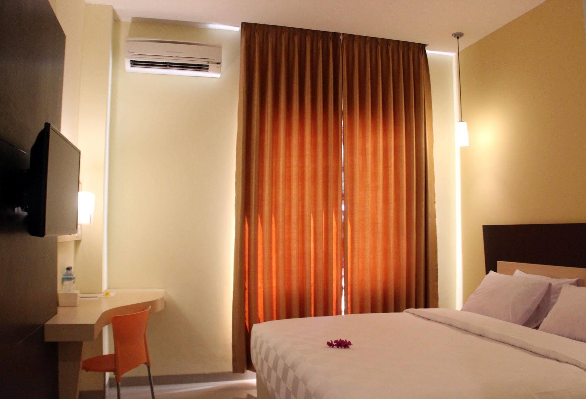 M Hotel Mataram Eksteriør billede