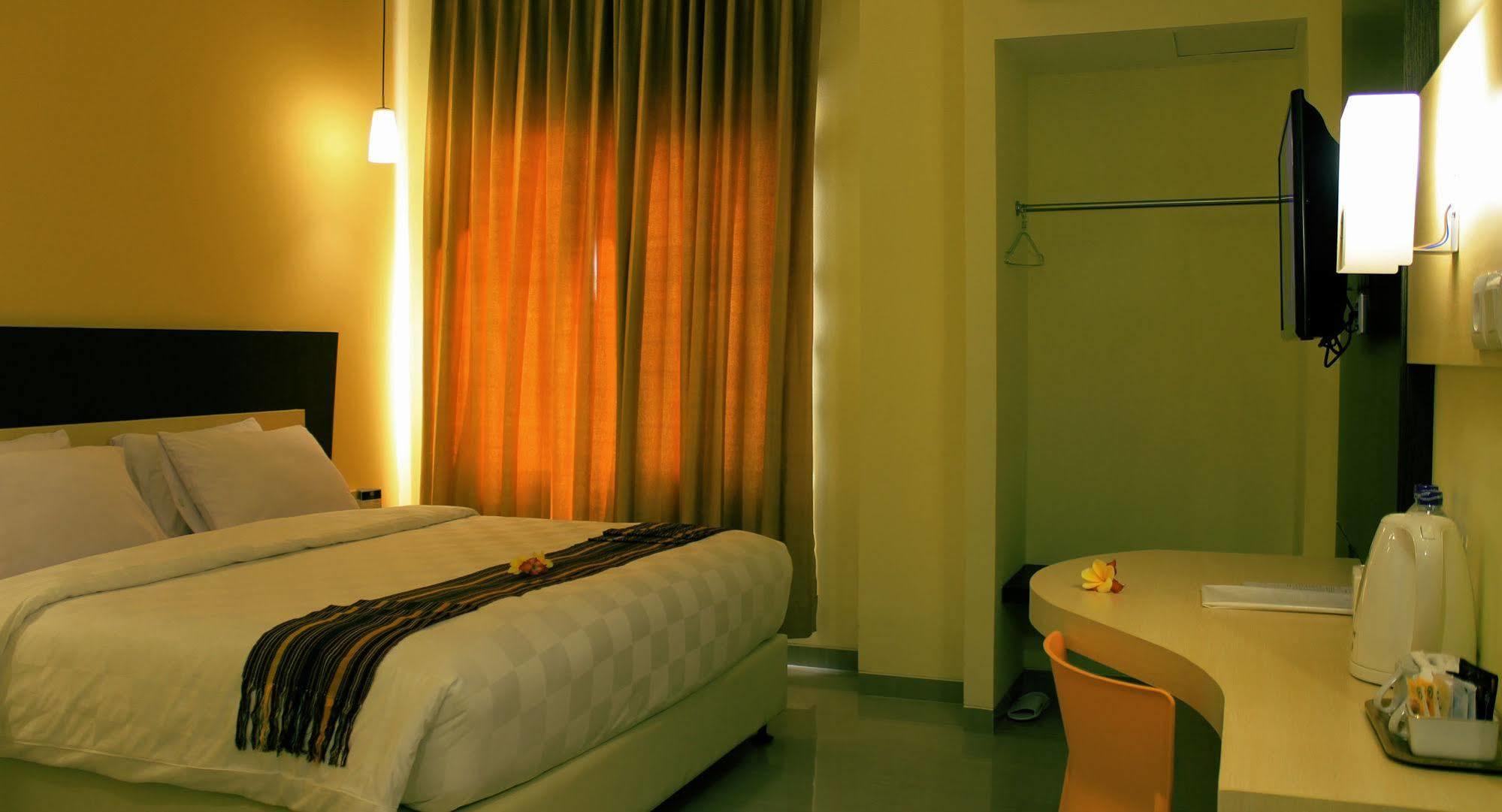 M Hotel Mataram Eksteriør billede